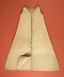 Vestido infantil (seda satinada acolchada)