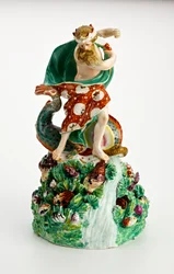 Figura de Derby de Neptuno sobre base rocosa con cascada y conchas, c.1750-1800