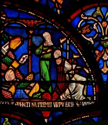 (detalle) de la Ventana del Milagro que representa una pared cayendo sobre el infante Geoffrey de Winchester