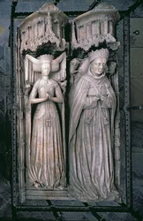 Efigies de Thomas Fitzalan, V Conde de Arundel y su esposa, Beatrice, en la Capilla Fitzalan