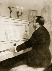 Enrico Caruso al piano