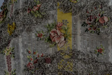 Manto de muñeca de moda (detalle)