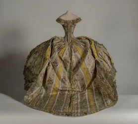 Manto de muñeca de moda