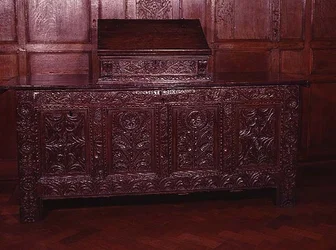 Cofre incrustado, con motivos arquitectónicos, finales del siglo XVI