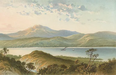 Lago Ness, desde arriba de la Cascada de Foyers