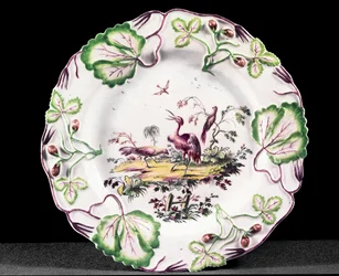 Plato de Longton Hall, moldeado con fresas, 1749-60