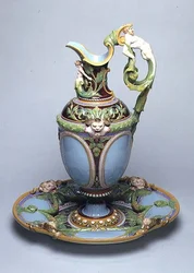 Jarra y palangana de mayólica de Minton