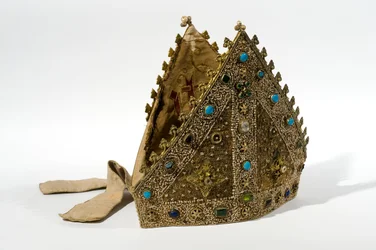 Mitra perteneciente a William of Wykeham, finales del siglo XIV o principios del XV