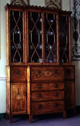 Secretaire pintado e incrustado, c.1785