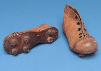 Par de botas infantiles, talla 7, 1920s