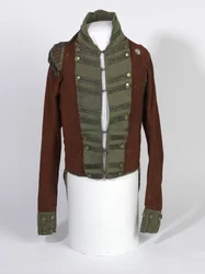 Casaca corta de oficial de la Compañía Ligera, 2.º Batallón, 69.º Regimiento (South Lincolnshire), llevada durante la campaña de Waterloo por el teniente Henry Anderson, hacia 1815 (tejido escarlata y verde con botones dorados)