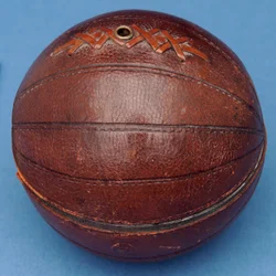 Dispensador de cuerda en forma de balón de fútbol