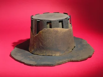 El sombrero del juez John Bradshaw, siglo XVII