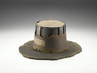 El sombrero del juez John Bradshaw, siglo XVII