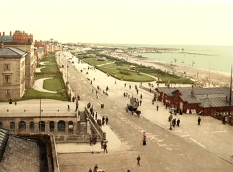 El Paseo y los lagos, Southport