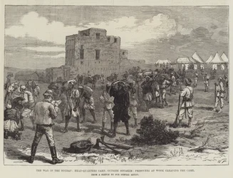 La guerra en Sudán, campamento de cuartel general, fuera de Souakim, prisioneros trabajando limpiando el campamento