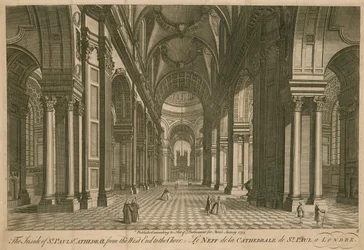 El interior de la Catedral de San Pablo desde el extremo oeste hasta el coro