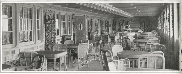 El suntuoso café parisino en el Titanic, con su enrejado y plantas trepadoras, de 