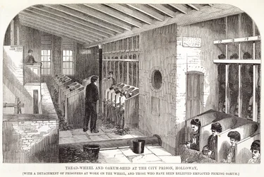 Rueda de Molino y Cobertizo de Estopa en la Prisión de la Ciudad, Holloway, de Las Prisiones Criminales de Londres y Escenas de la Vida en Prisión por Henry Mayhew y John Binny, 1862