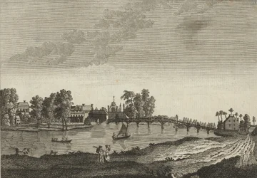 Vista de Hampton Court desde la orilla opuesta del Río Támesis