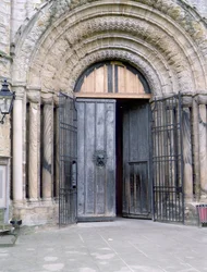 Vista de la puerta norte de la catedral de Durham (foto)
