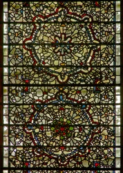 Ventana Cinco-Hermanas que representa grisalla