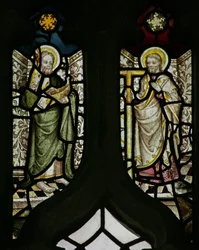 Ventana N5 que representa a San Judas y San Tomás