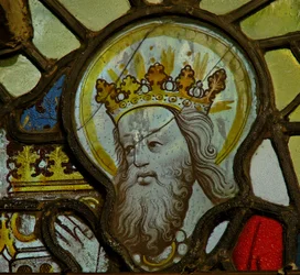 Vidriera Nw que representa a Dios, ¿procedente de una Coronación de la Virgen?