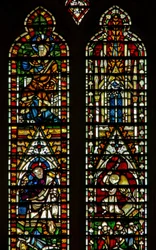 Ventana Ww que representa la Ascensión; también Dios en la Coronación de la Virgen