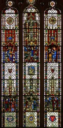 Ventana w31 que representa una ventana compuesta con San Edmundo, San Guillermo, San Jorge, Anunciación, Adoración de los Magos