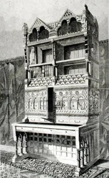 Mesa de escritura y librero en la exposición arquitectónica, ejecutado por el Sr. James Forsyth, del diseño del Sr. R. Norman Shaw