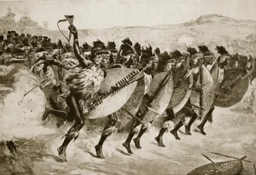 Zulúes avanzando para atacar en la colina de Kambula, 29 de marzo de 1879