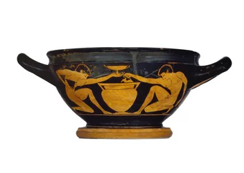 Copa-skyphos de figura roja ático, decorado con dos jóvenes desnudos arrodillados junto a un crater-columna, c.520-500 a.C.