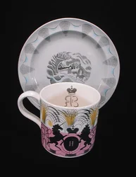 Taza de la coronación y plato «Viaje», Wedgwood