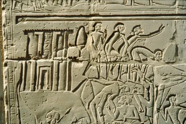Relieve de la batalla de Kadesh que muestra a soldados del faraón Ramsés II luchando contra soldados hititas del rey Muwatalli (relieve)