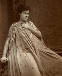 Julia Neilson, actriz británica, 1888