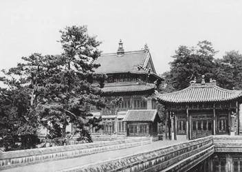 Jehol, Hingkung, Chihli, En el monasterio de Lama Hingkung (foto b/n)
