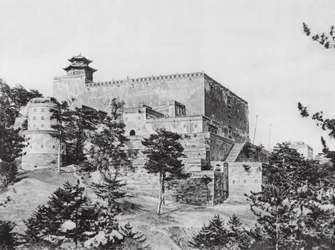 Jehol, Potala, Chihli, Edificio principal de Potala, Vista desde el suroeste (fotografía en blanco y negro)