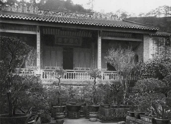 Kuangchou, Pai yun shan, Neng jen sze, Kuangtung, Sala principal del monasterio de Neng Jen (foto en blanco y negro)