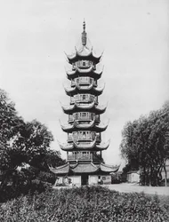 Shanghai, Lung hua ta, Kiangsu, Pagoda de la Belleza del Dragón (foto en blanco y negro)