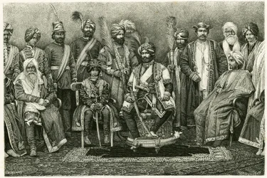 El maharajá de Cachemira, Rambhir Sing y su corte. Grabado por E. Ronjat, para ilustrar la historia "Retrato de una mujer parisina en el Himalaya Occidental", en 1881, por Marie de Ujfalvy-Bourdon. Publicado en Le Tour du monde, 2º semestre