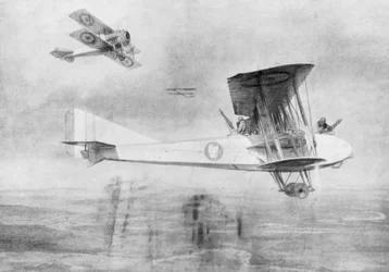 Avión de tres asientos en una misión fotográfica, protegido por un avión de combate Spad, 1918