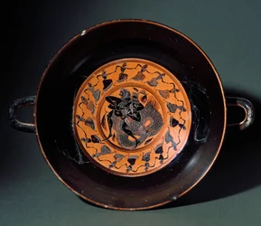Antigüedad etrusca: copa de terracota que representa la lucha entre Heracles y el monstruo marino Tritón. De Tarquinia. 550 a.C. Tarquinia, Museo Arqueológico