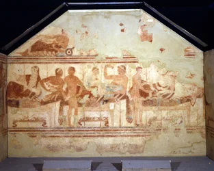 Escena de banquete. Fresco en la pared de la tumba etrusca llamada "tumba del barco" (della nave). Tarquinia 470-400 a.C.