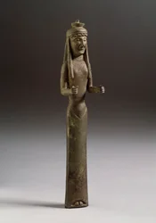 Arte etrusco: figura de oferente. Escultura de bronce, Italia 550 a.C. Florencia, Museo Arqueológico
