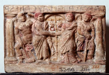 Civilización etrusca: urna de terracota de Chiusi Italia - siglo II a.C. Dim 20x30 cm. Florencia, Museo Arqueológico, inv 5566