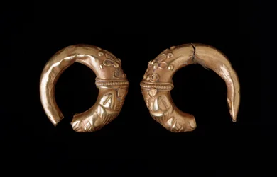 Pendientes de oro, 450-400 a.C.