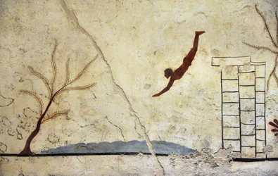 Arte griego: Un joven nadador buceando. Fresco de la tumba del "buzo", Paestum