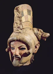 Cabeza de un guerrero con casco, de Satricum