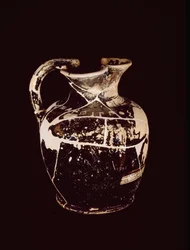 Oenochoe con inscripción xanthippos. De la tumba 709 de Valle Trebbia, siglo V a.C.